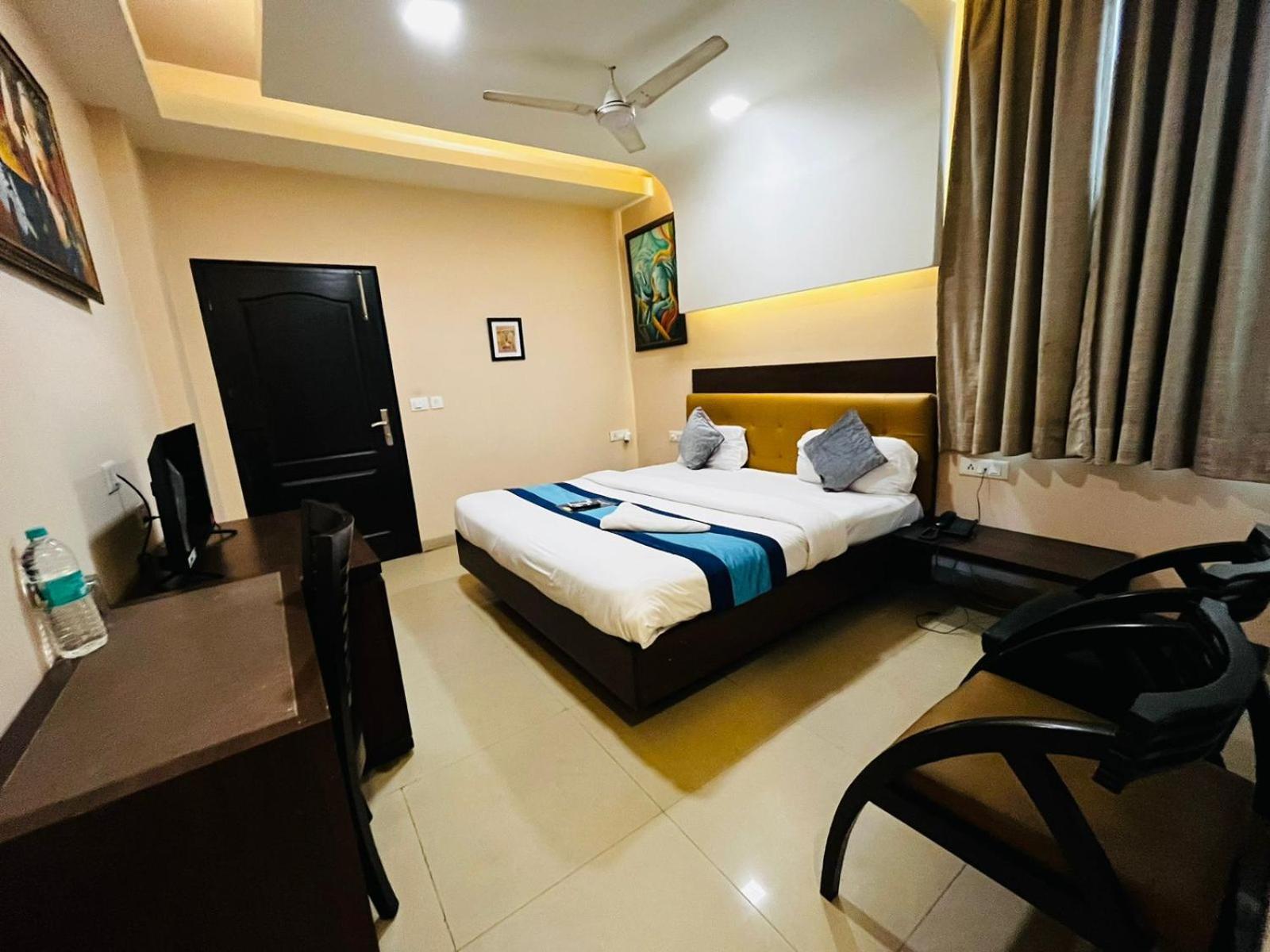 Hotel Mvr Stay By Admire Inn Νόιντα Εξωτερικό φωτογραφία